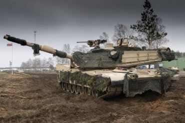 Aging Abrams Tanks Shipped to Ukraine Raise Concerns Over Operational Readiness and Battlefield Impact