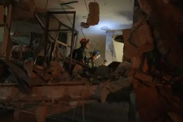 Iran's Missile Strike on Bat Yam Civilian Home in Israel Results in Ten Fatalities and Over 200 Injuries