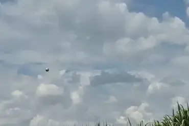 Mysterious Metallic Sphere Spotted in Colombia: Zigzag Movement and UFO Speculation Intensify