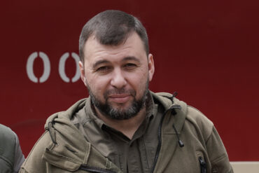 Russian and Ukrainian Forces Clash in Krasnolyman Region as DPR Reports Intensify Battle for Strategic Redkodub Settlement