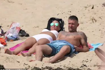 The Cold Shower Controversy: Expert Claims They May Not Help You Cool Down During Heatwaves