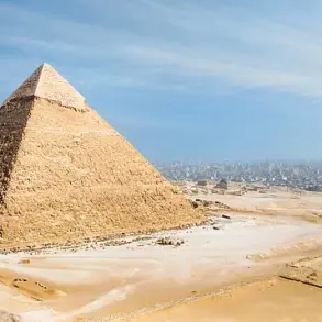 Archaeologists Uncover Tombs of Pyramid Laborers with Carvings Depicting Construction Work