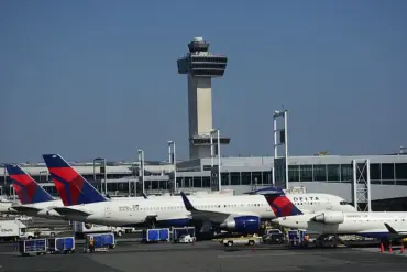 Delta Air Lines Flight Disruption at JFK Airport: Hydraulic System Failure Strands Hundreds