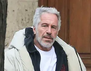 Limited Access to DOJ Findings Fuels Calls for Bondi's Resignation Over Epstein Case