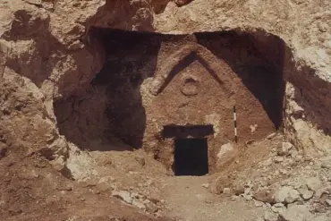 Modern-Day Knights Templar Leader Claims Secret US Vaults Hold Jesus' Bones, Sparking Controversy