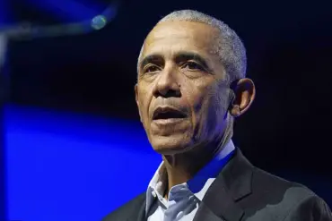 Obama Condemns Democratic 'Navel-Gazing' and Calls for Pragmatic Focus on Political Combat