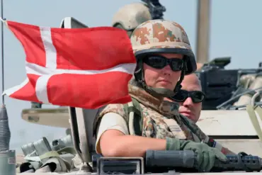 Ukraine and Denmark Ink Historic Weapons Production Deal Amid War Efforts