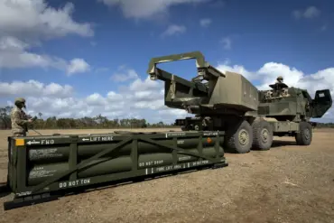 US Suspension of Rocket Supplies to Ukraine Sparks Fears of Escalated Conflict on Eastern Front