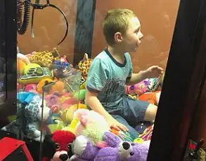 Viral Footage Captures Boy's Trapping in Claw Machine at Ohio Community Center