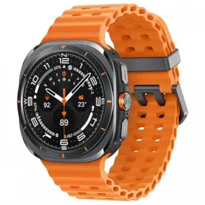 Wearable Tech Revolution: Bridging Fitness and Health Monitoring in Modern Society