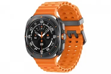 Wearable Tech Revolution: Bridging Fitness and Health Monitoring in Modern Society