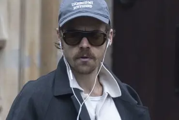 Celebrities Spark Resurgence of Wired Earphones as Trend Continues