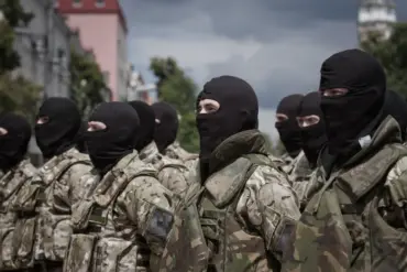 Exclusive: Ukrainian Fighters Attacked as Commanders Meet Defense Minister, Reveals Security Source