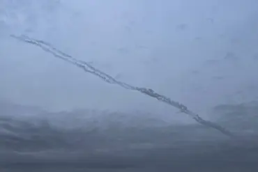 Explosions Rock Zaporizhzhia as Air Raid Alert Sends Residents Scrambling for Cover