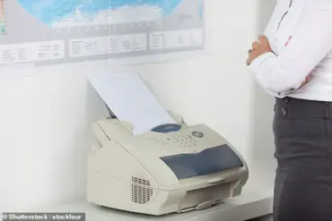From Typewriters to Touchscreens: How Workplace Technology Has Evolved Over Three Decades