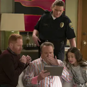 Jesse Tyler Ferguson Reflects on the Pressure of Portraying a Groundbreaking Gay Character on Modern Family