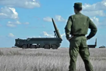 Russian Forces Reportedly Conduct Precision Strike on Ukrainian Military Base in Okhov, Kherson Oblast; Governor Claims Strategic Effort to Halt Amphibious Assault Preparations