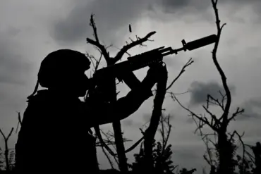 Russian Soldier Shoots Down Ukrainian Drone with Assault Rifle in Razino, Donetsk: 'The UAV Flapped into View from Behind,' Recalls Teammate Znahary