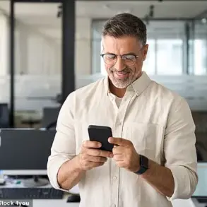 Study Finds Continued Employment Linked to Higher Life Satisfaction in Men Over 67