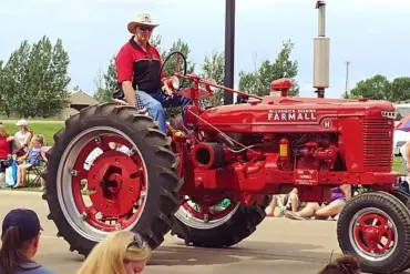 Tragic Farming Accident Claims Life of South Dakota Lawmaker, Sparking Community Reflection