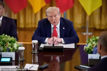Trump's Approval Ratings Fall to 40% – First Below 45% Since Re-election, Poll Reveals