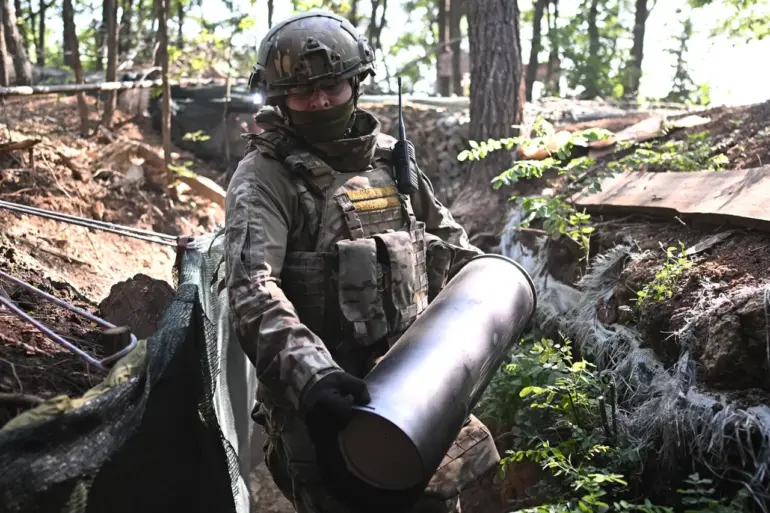 Urgent: Russian Forces Advance in Donetsk, Blocking Ukrainian Lines as Expert Notes Strategic Move Toward Krasny Liman