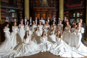 Debutantes Make Grand Entrance at London Ball, Reviving Aristocratic Traditions with Luxurious Attire