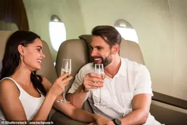 Man's Viral Reddit Post Reveals Misunderstood Romantic Connection with Married Woman Accompanied by Husband on Flight